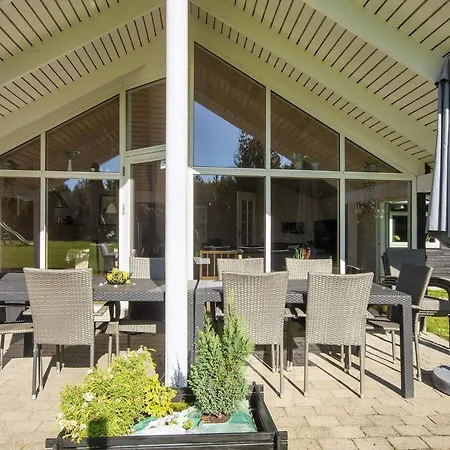 Luxury Family Retreat - By Traum *